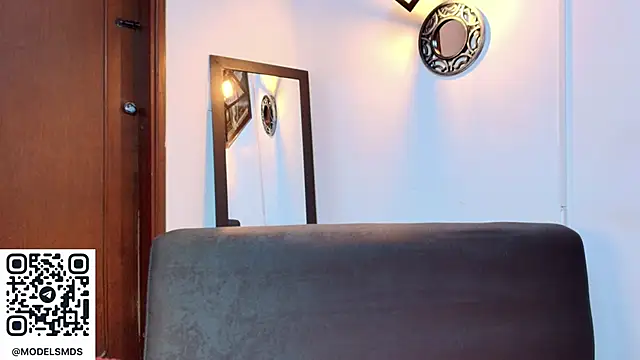 couple_lovelyds live sex cam