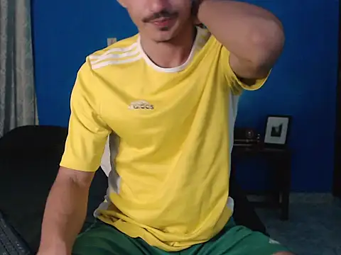 HomeAloneK's cam snapshot