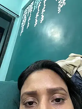 heenashai's cam snapshot