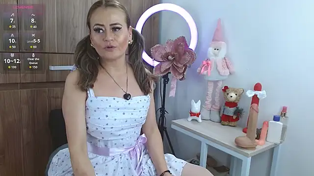 magenta_maturr's cam snapshot