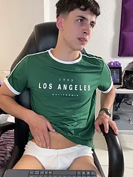 AdrianRinaldi live sex cam