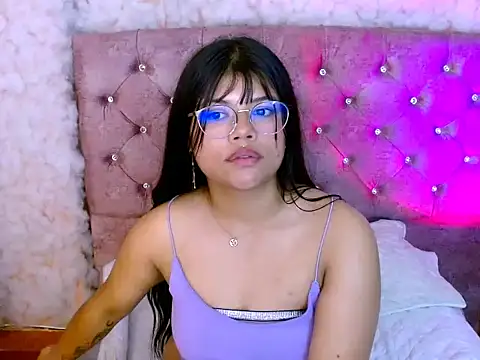 chloe_parkeer's cam snapshot