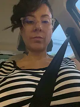 Lili_Cruz38's cam snapshot