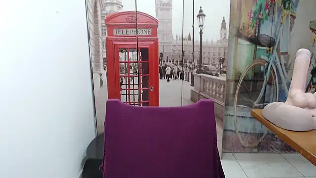 curly_greeneyed's cam snapshot