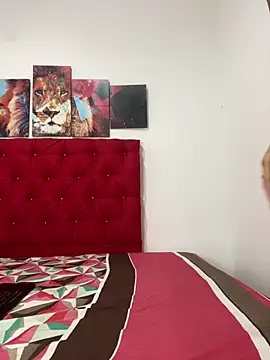 SweetLatiin_'s cam snapshot