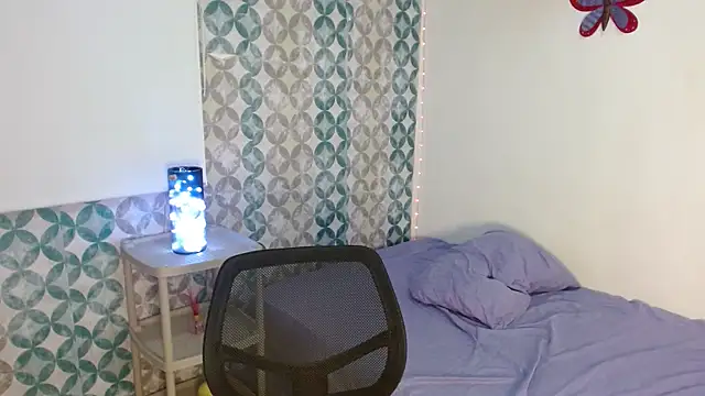 Emilybateee's cam snapshot