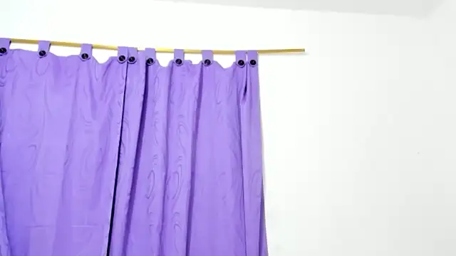 lilybaudyn_'s cam snapshot