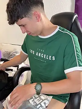 AdrianRinaldi live sex cam