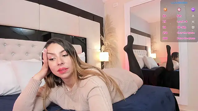 CarlaRossi_'s cam snapshot