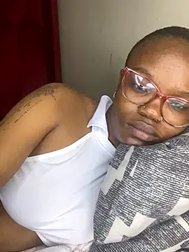 YummyMelanin117's cam snapshot