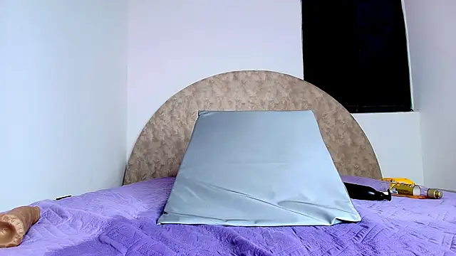 anisha_x's cam snapshot