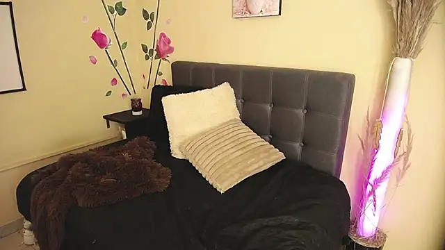 BrendaRojas_'s cam snapshot