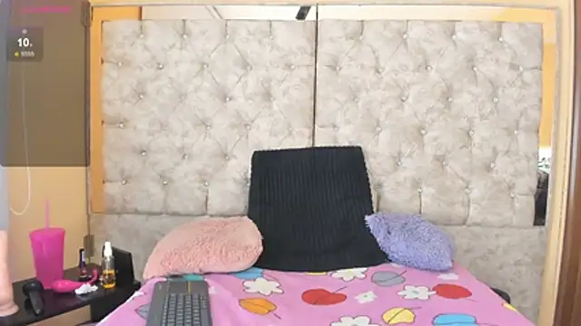 mia_wetts's cam snapshot