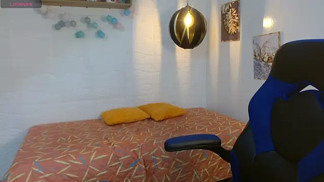 tulunaroja's cam snapshot