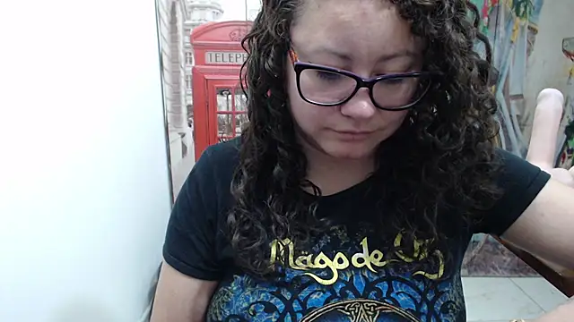 curly_greeneyed's cam snapshot