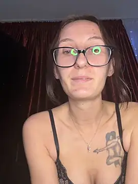 Emilia_Mausi's cam snapshot