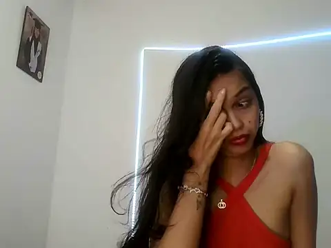 lucy_babyy's cam snapshot