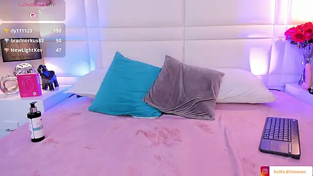 Viollet_xoxo's cam snapshot