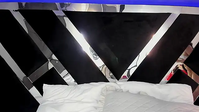 Susa1userma_'s cam snapshot