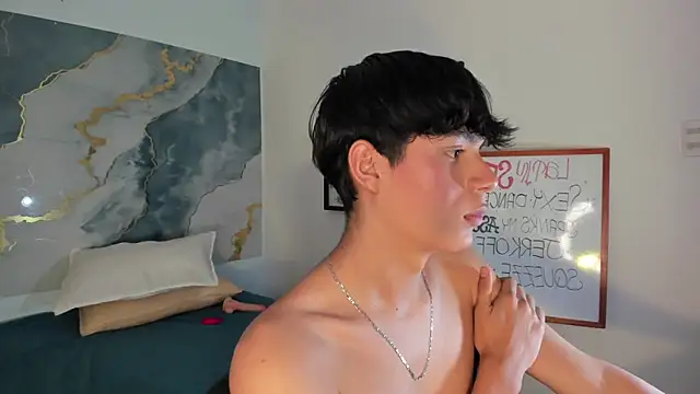 Isaac_Kurtt's cam snapshot