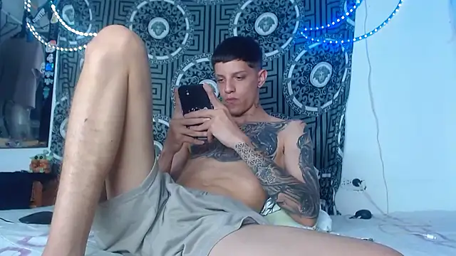 Adam_hard_'s cam snapshot