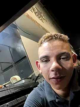 Dylams_maja's cam snapshot