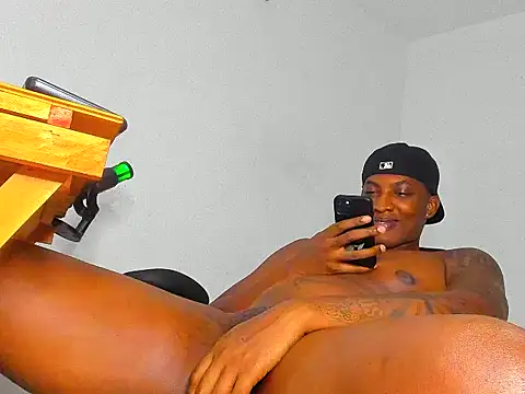 ebony_brandon00's cam snapshot