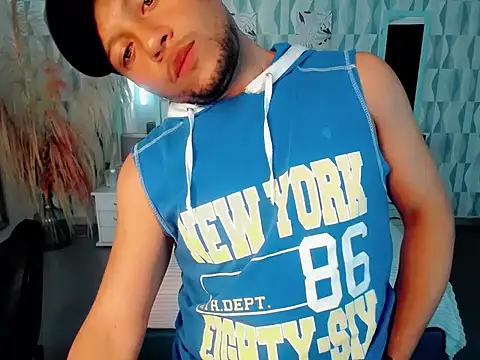 sebastian_cruz_'s cam snapshot