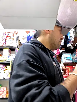 JuanZapata33 live sex cam