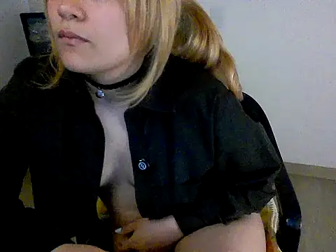 littlec4ke's web cam