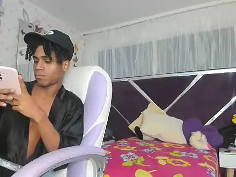 Santy_bigcock_01 live sex cam