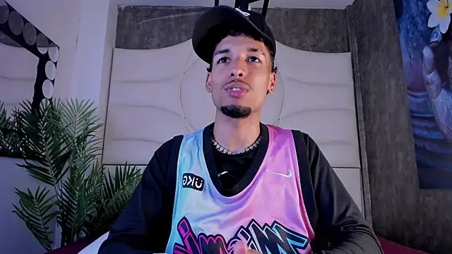 Thiagoferreti's cam snapshot