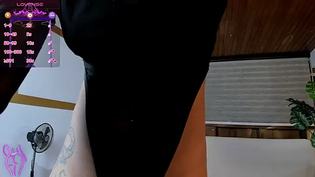 Saara_Corraless's cam snapshot