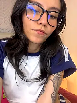 eviegothel_'s cam snapshot