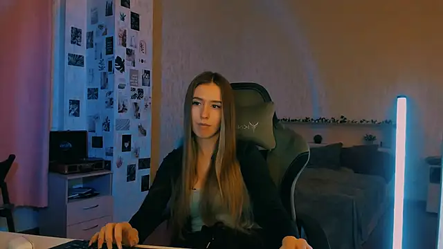 yourrdanceteacher's cam snapshot