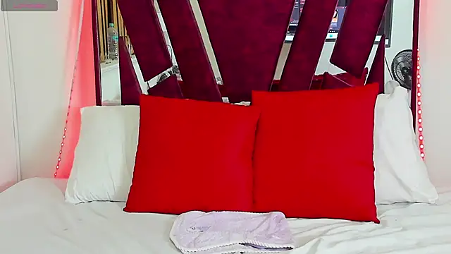 ReginaRosetti's cam snapshot