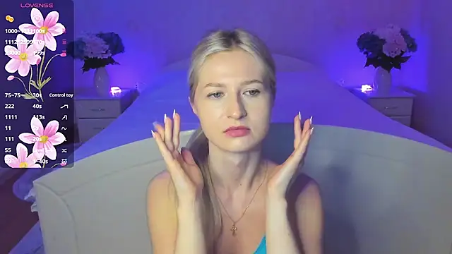 Julie_Blaze's cam snapshot