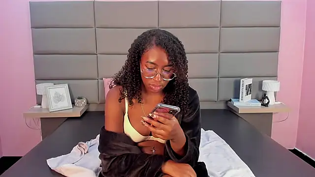 Qeen_blackk's cam snapshot