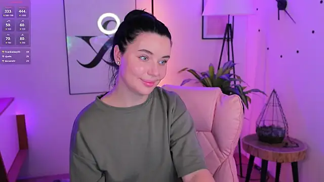 Black___Barbie's cam snapshot