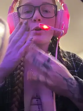 PussiesnCream_'s cam snapshot