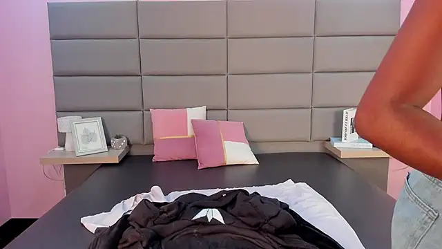 Qeen_blackk's cam snapshot