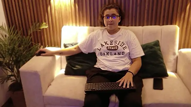 dirty_feelena's cam snapshot