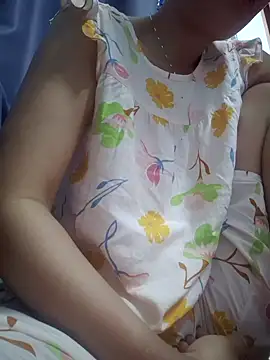 Baby-sexytits18's cam snapshot