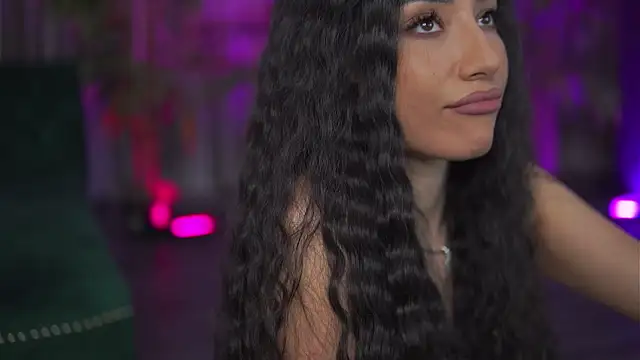 GinaValentinna's cam snapshot