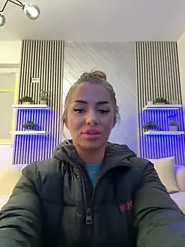 KirstieVegas live sex cam