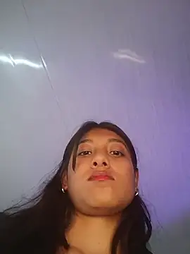 YeseniaRodriguez3's cam snapshot