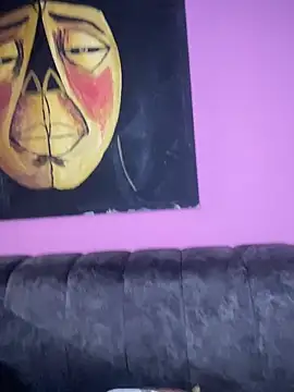 PrettyTiana_'s cam snapshot