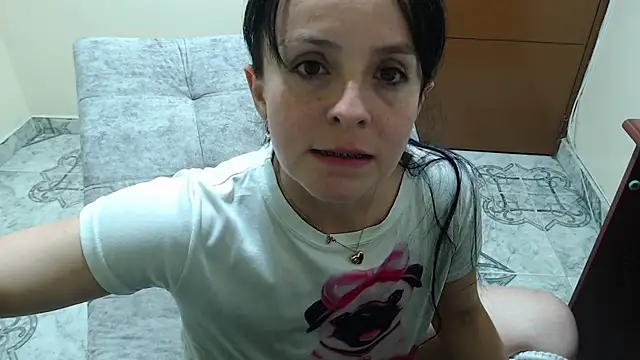 antara_hotgirl's cam snapshot