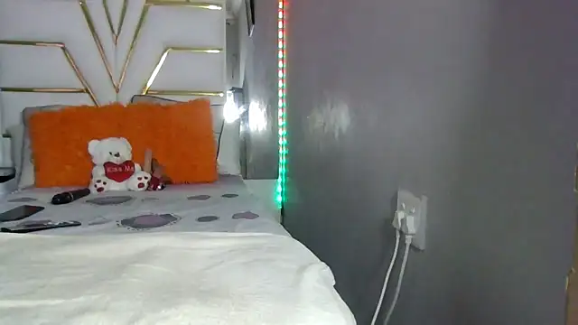 SexyyNana's cam snapshot