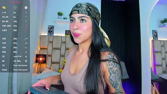 little_sophie18's cam snapshot